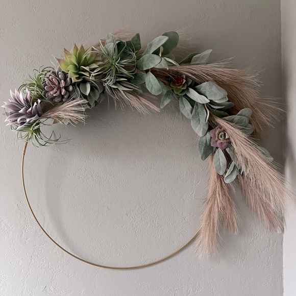 🤍 Handmade Succulent, feather + leather gold hoop wreath 🤍 - Picture 3 of 3
